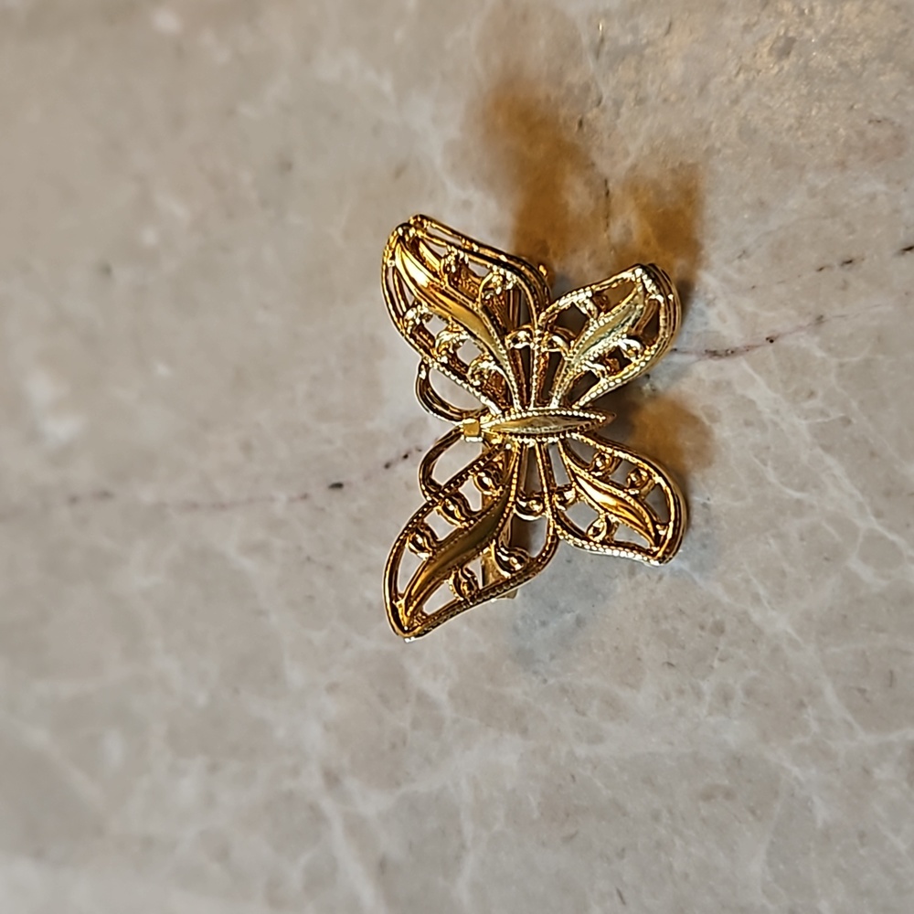 Vintage 1 3/8" NAPIER Signed Gold-Tone Filigree Metal Butterfly Pin/Brooch
